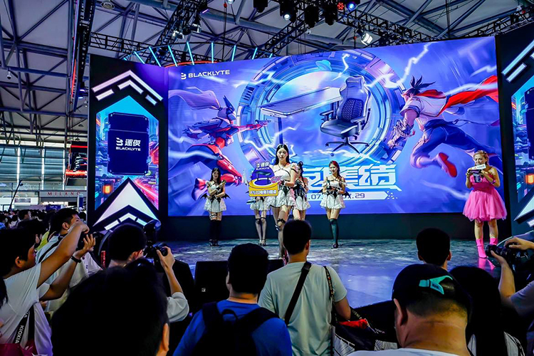 BLAST CS2总决赛同款电竞桌椅，逐夜亮相ChinaJoy2024-第10张图片-科技快讯