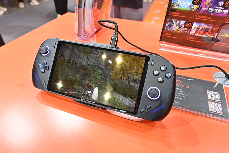 OnexPlayer携游戏掌机参展ChinaJoy，开展首日被游戏玩家瞬间挤满-第2张图片-科技快讯