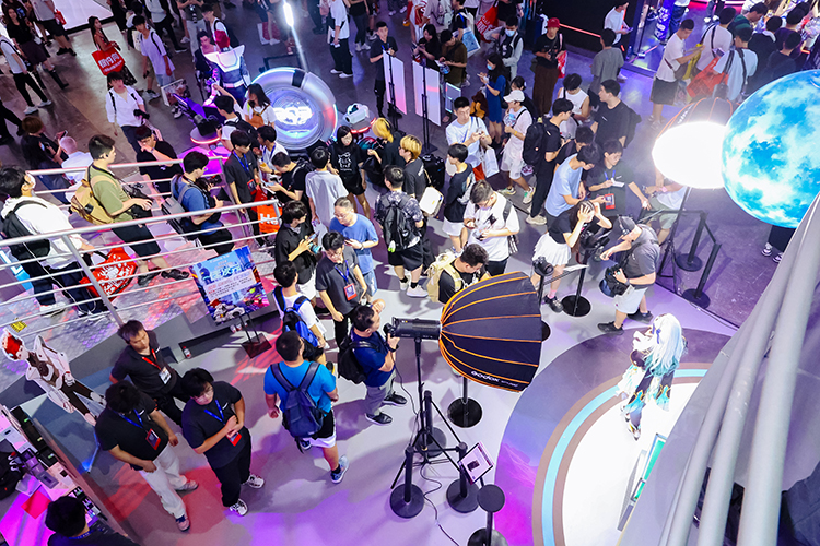 佳能登陆第21届ChinaJoy，“看我佳”与观众们一起打破次元壁！-第2张图片-科技快讯