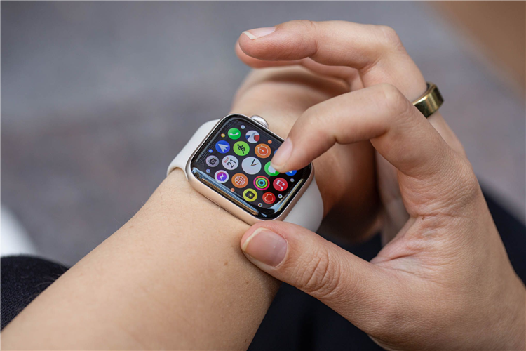 Apple Watch SE 3预计9月发布，或采用硬质塑料以降低成本-第2张图片-科技快讯