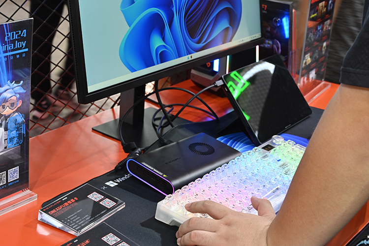 OnexPlayer携游戏掌机参展ChinaJoy，开展首日被游戏玩家瞬间挤满-第6张图片-科技快讯
