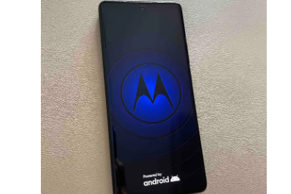 摩托罗拉RAZR-第3张图片-科技快讯 摩托罗拉RAZR-第3张图片-科技快讯