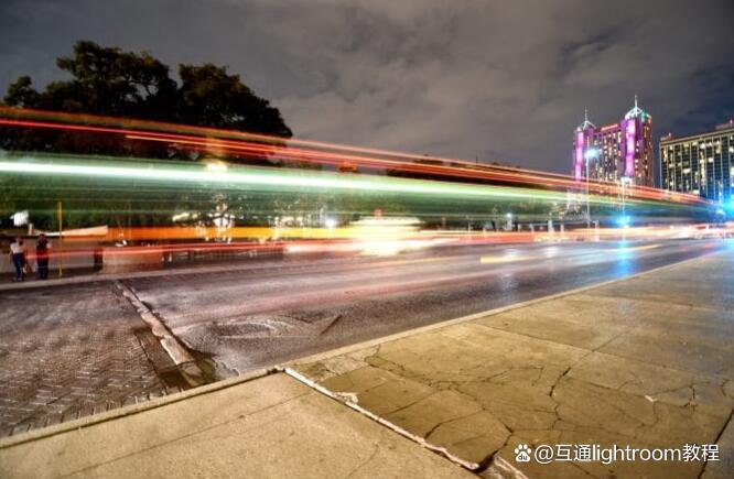 如何拍摄烟花-烟花、灯火、黑夜拍摄技巧介绍如何拍摄手持烟花人像-第3张图片-科技快讯 如何拍摄烟花-烟花、灯火、黑夜拍摄技巧介绍如何拍摄手持烟花人像-第3张图片-科技快讯