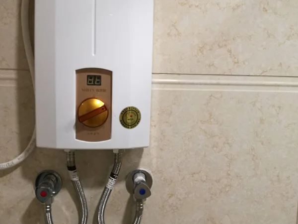 即热热水器的优缺点 即热热水器好吗(即热热水器水温多少-)-第1张图片-科技快讯