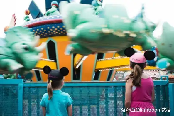 如何拍摄烟花-烟花、灯火、黑夜拍摄技巧介绍如何拍摄手持烟花人像-第8张图片-科技快讯 如何拍摄烟花-烟花、灯火、黑夜拍摄技巧介绍如何拍摄手持烟花人像-第8张图片-科技快讯