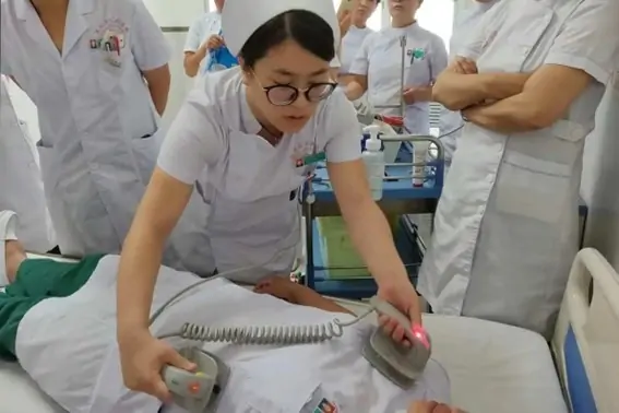 怎样使用除颤仪-除颤仪的使用 *** 是什么--第12张图片-科技快讯 怎样使用除颤仪-除颤仪的使用 *** 是什么--第12张图片-科技快讯