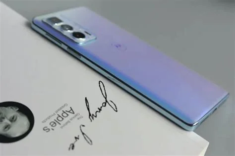摩托罗拉RAZR-第6张图片-科技快讯 摩托罗拉RAZR-第6张图片-科技快讯