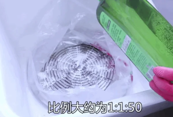 怎么清理油烟机的顽固油污(饭店的油烟机怎么清理油污)-第3张图片-科技快讯 怎么清理油烟机的顽固油污(饭店的油烟机怎么清理油污)-第3张图片-科技快讯
