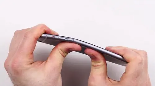iphone带保护套好还是保护圈好-iphone原装保护套为什么贵-第8张图片-科技快讯 iphone带保护套好还是保护圈好-iphone原装保护套为什么贵-第8张图片-科技快讯