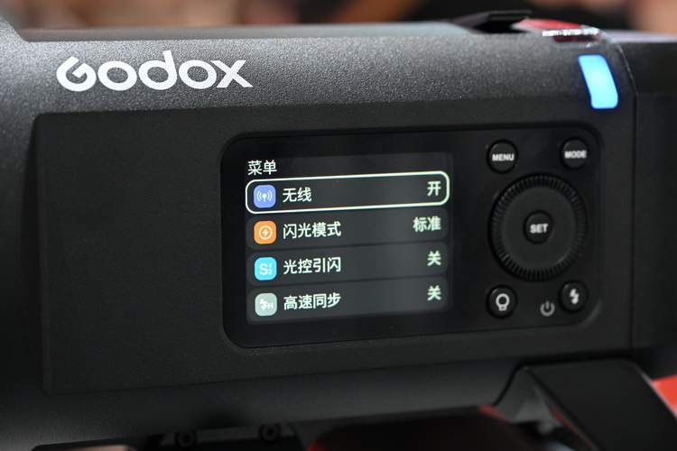 神牛全线产品亮相2024 P&amp;I 新品AD600Pro II、P260C Pro无一缺席-第4张图片-科技快讯