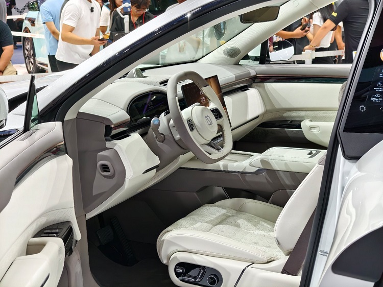 23.99万起，顶配不超30万！极氪首台SUV，7X开启预售-第5张图片-科技快讯