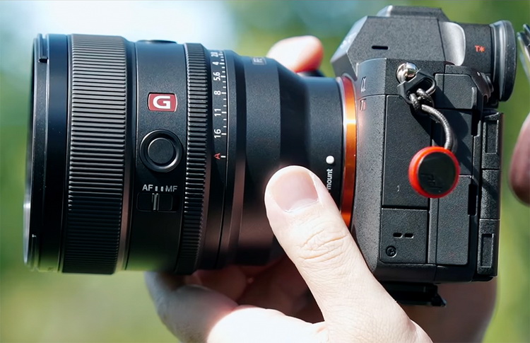索尼FE 85mm F1.4 GM II惨遭提前发布 重量锐减至瓶装可乐-第1张图片-科技快讯