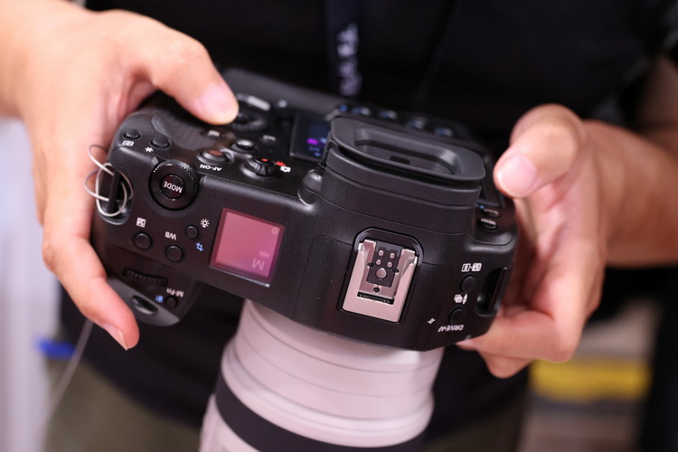 十字对焦、堆栈传感器 佳能EOS R5 Mark II、R1性能飙升、价格还有惊喜-第12张图片-科技快讯