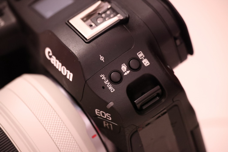 十字对焦、堆栈传感器 佳能EOS R5 Mark II、R1性能飙升、价格还有惊喜-第15张图片-科技快讯