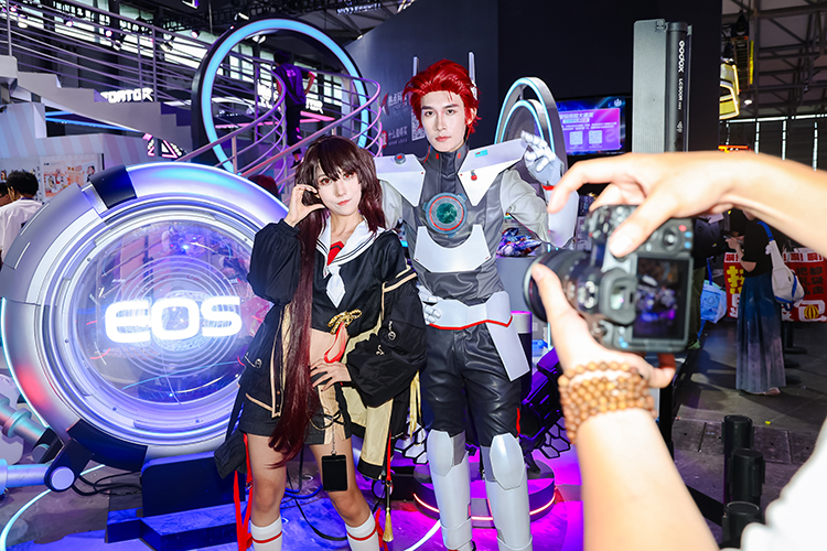 佳能登陆第21届ChinaJoy，“看我佳”与观众们一起打破次元壁！-第4张图片-科技快讯