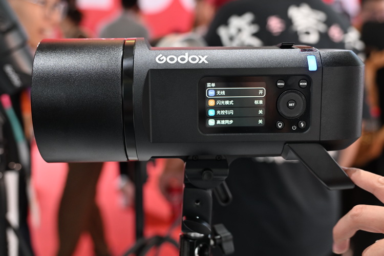 神牛全线产品亮相2024 P&amp;I 新品AD600Pro II、P260C Pro无一缺席-第3张图片-科技快讯