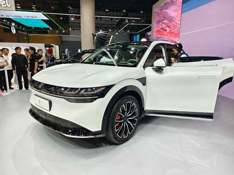 23.99万起，顶配不超30万！极氪首台SUV，7X开启预售-第1张图片-科技快讯