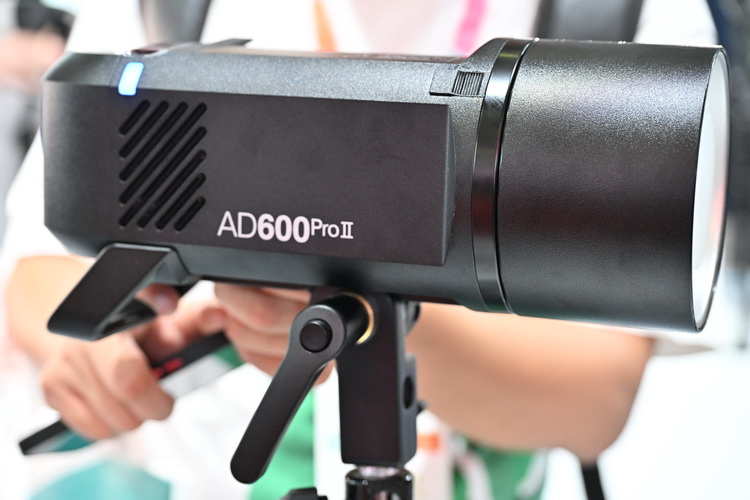 神牛全线产品亮相2024 P&amp;I 新品AD600Pro II、P260C Pro无一缺席-第2张图片-科技快讯