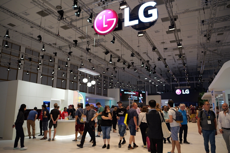 LG多产品线家电新品亮相IFA2024，AI滚筒洗衣机智慧洗降低衣物损伤-第16张图片-科技快讯