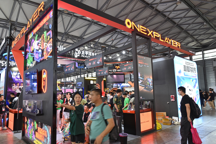OnexPlayer携游戏掌机参展ChinaJoy，开展首日被游戏玩家瞬间挤满-第1张图片-科技快讯