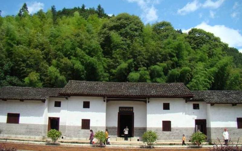 鄧力群簡歷(鄧力群簡歷及后人近況)